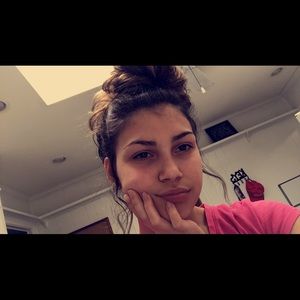 Meet your Posher, Chloe